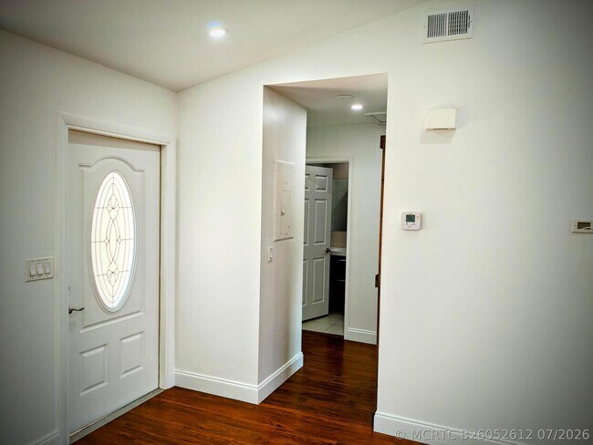 Building Photo - 9785 Ridge Creek Rd