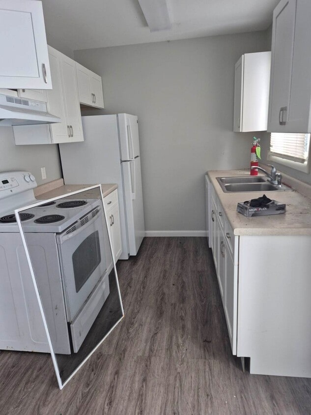 Building Photo - C3 Grandview Dr