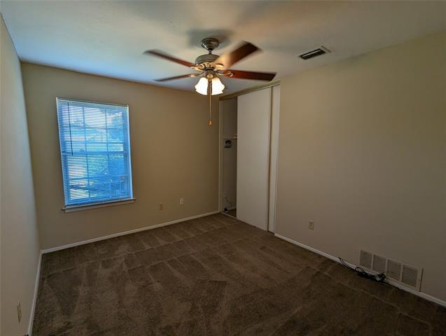 Foto del edificio - 3214 Heather Glen Dr