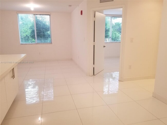 Foto del edificio - 2651 NE 212th Ter