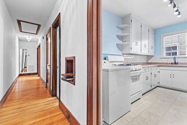 Foto del edificio - Charming 2 bedroom 3 Blocks to Duke’s East...