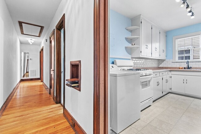 Photo - Just a Few Blocks to Duke’s East Campus! House