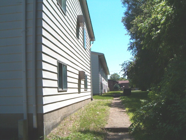 Building Photo - Colonial Apartments