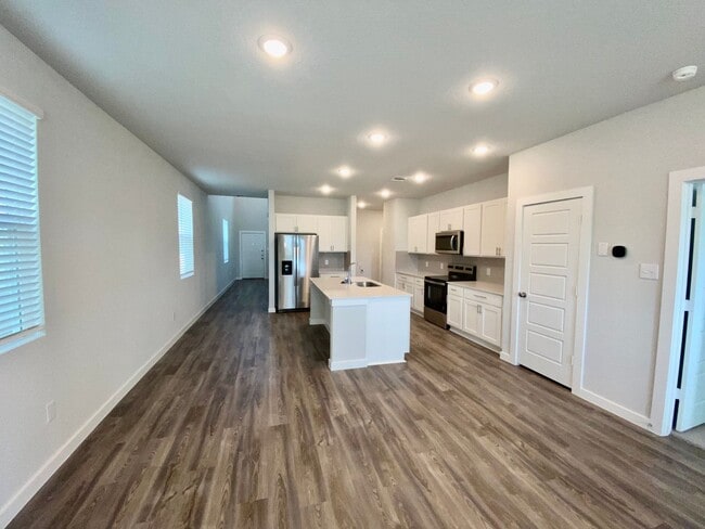 Building Photo - New Construction 5b/3.5ba In Prime Location