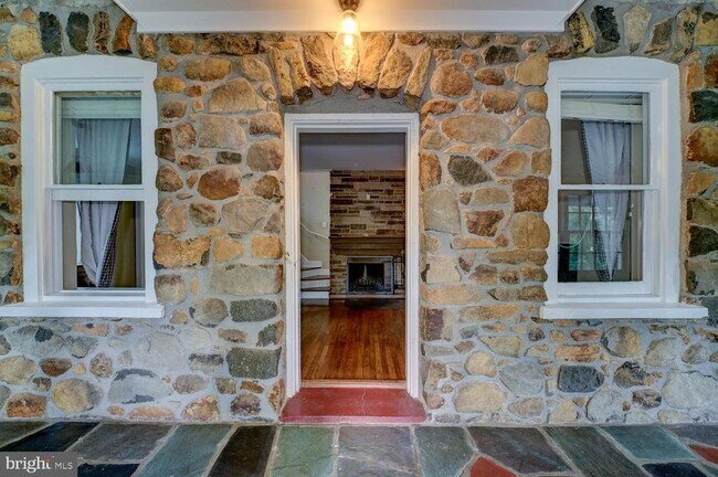 Building Photo - 353 Cherry Hill Rd