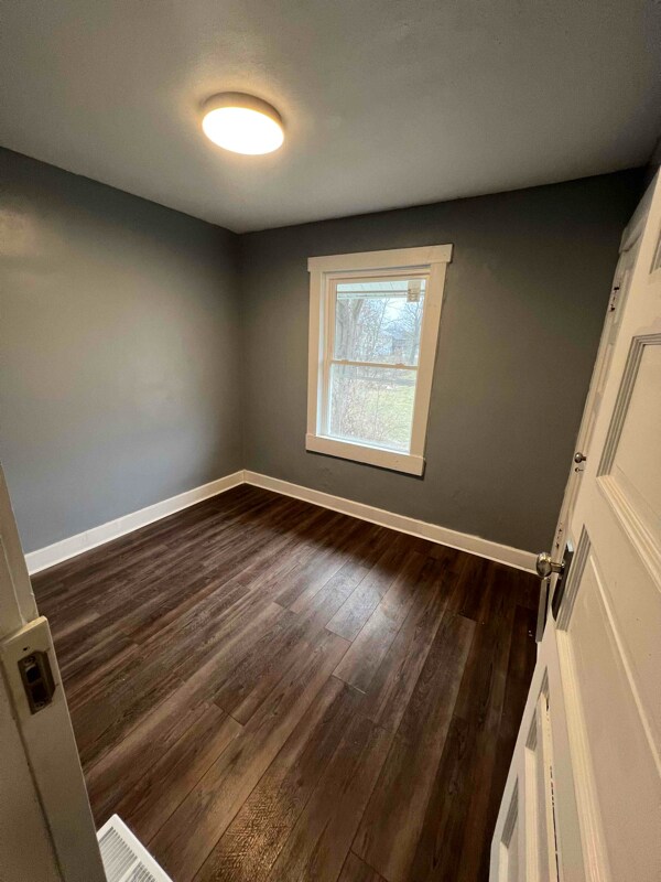 Foto del edificio - 929 5 Oaks Ave