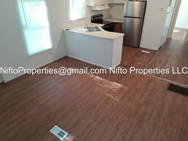 Building Photo - 5592 Aenon Ln