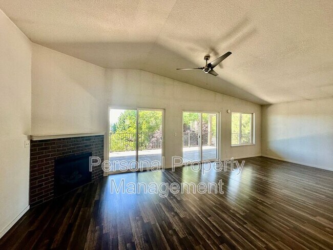 Foto del edificio - 1710 Lincoln Ave.