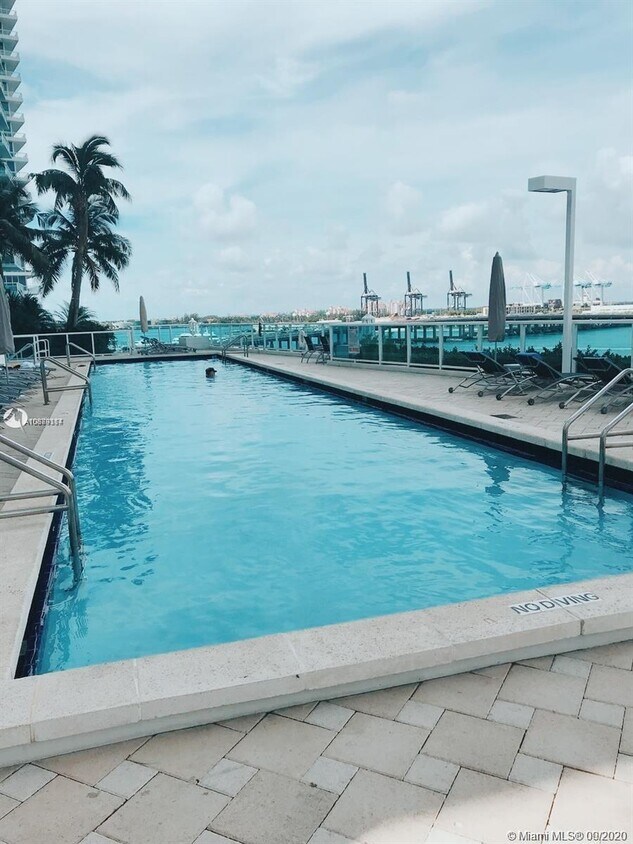 Foto del edificio - 650 West Ave