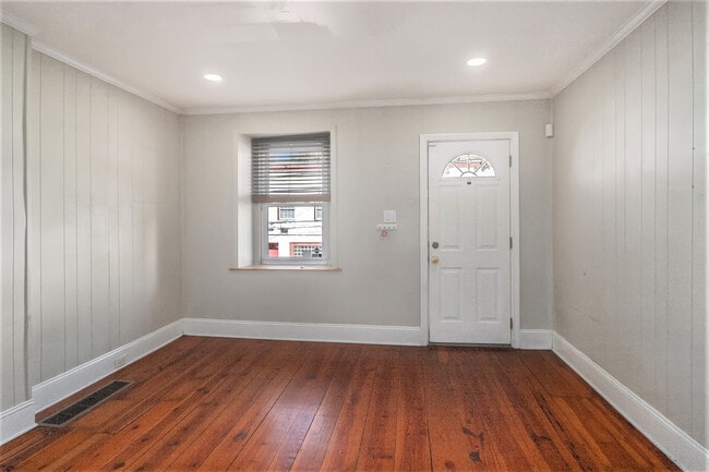 Building Photo - 147 Fountain St