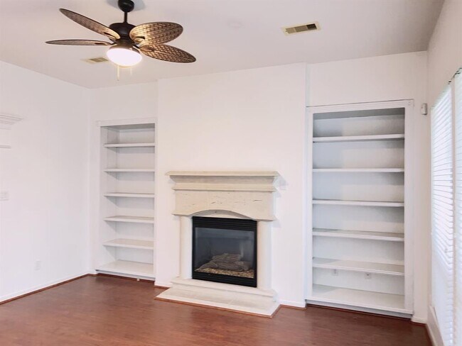 Foto del edificio - 3510 Dripping Point Ln