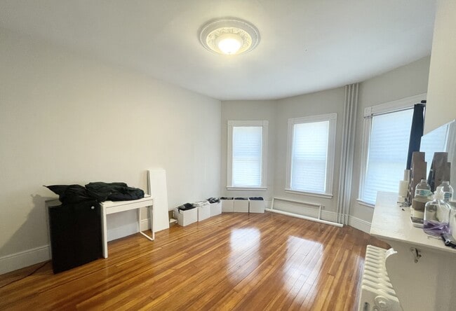 Building Photo - 158 Boston St