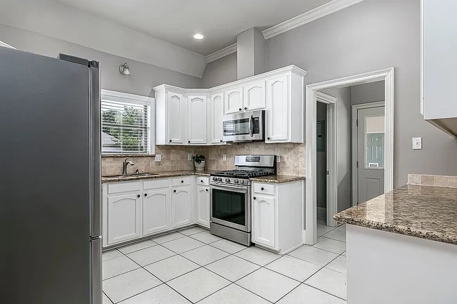 Building Photo - 10336 Springrose Ave