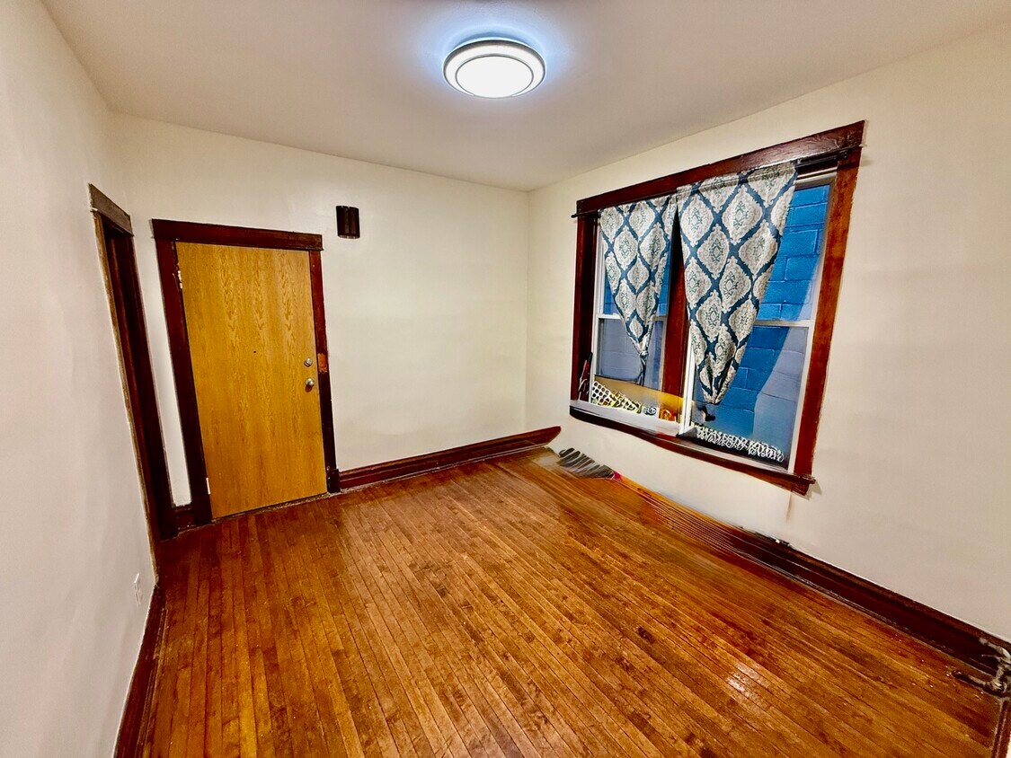 Foto del edificio - 719 S Western Ave