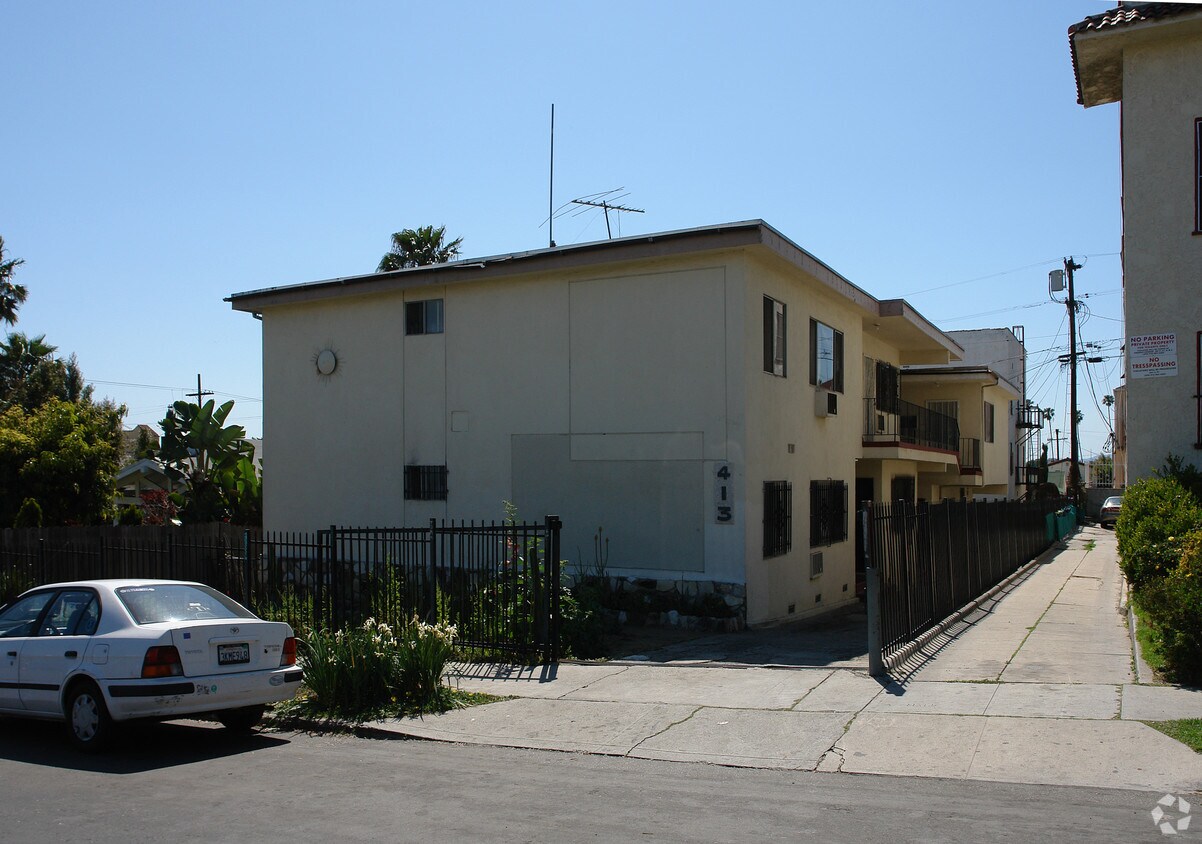 Building Photo - 413 Normandie Pl