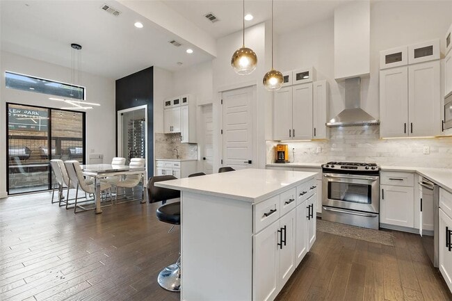 Foto del edificio - 2917 E 13th St