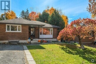 Building Photo - 926 Charleswood Ave