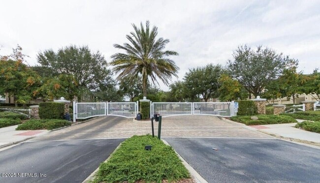 Building Photo - 12301 Kernan Forest Blvd