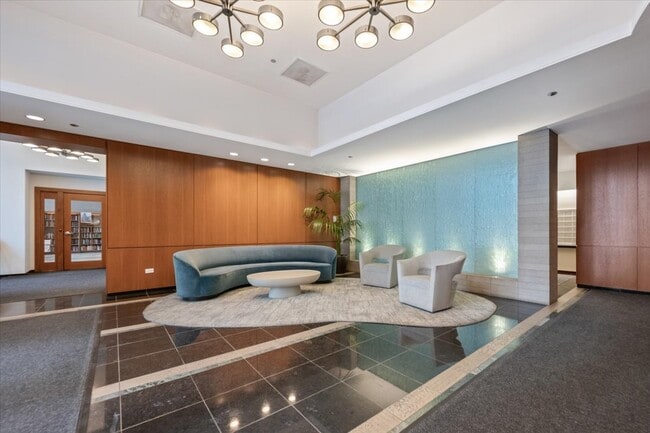 Foto del edificio - 420 E Waterside Dr