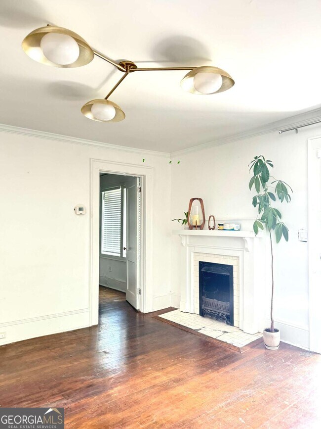 Building Photo - 52 Delmont Dr NE