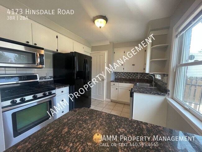 Building Photo - 3-Bedroom Single Family home in South Euclid!