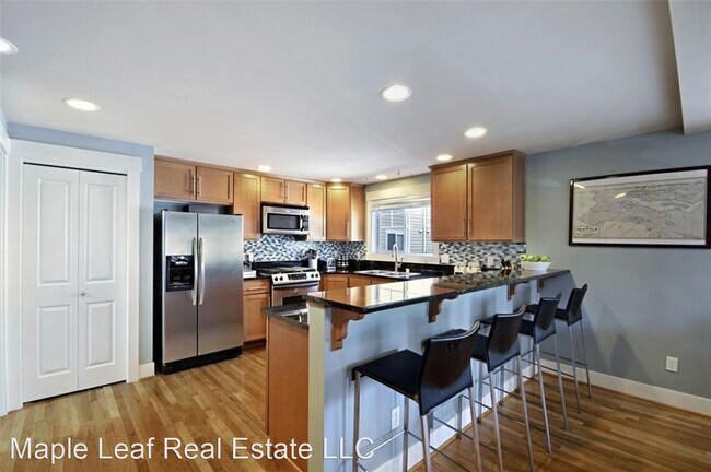 Foto del edificio - 3 br, 2.5 bath House - 8513 B Stone Avenue N