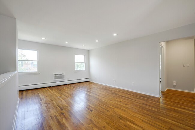 Foto del edificio - 71 Roseland Ave