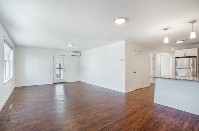 Building Photo - 37 Mill Commons Dr