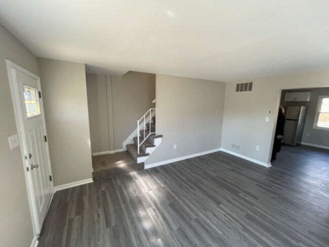 Building Photo - 8224 Stewarton Ct