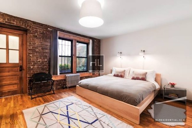 Building Photo - 247 Stuyvesant Ave