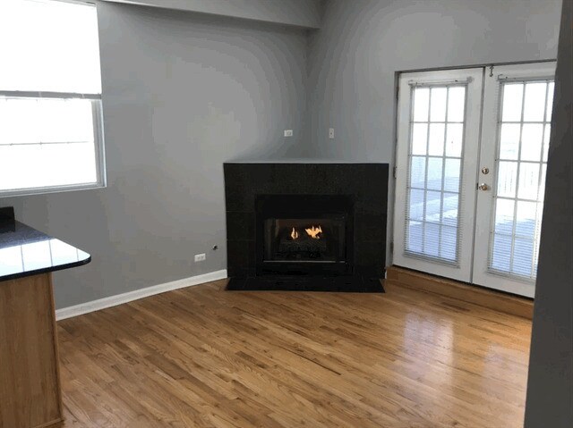 Foto principal - 3225 W Fullerton Ave