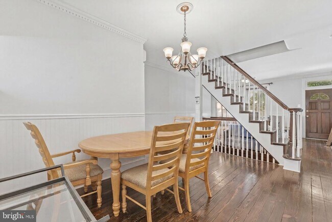 Building Photo - 183 Markle St