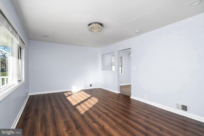 Building Photo - 4312 Nottingham Way