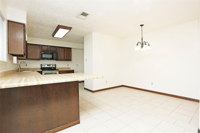 Building Photo - 1418 Crawley Ct