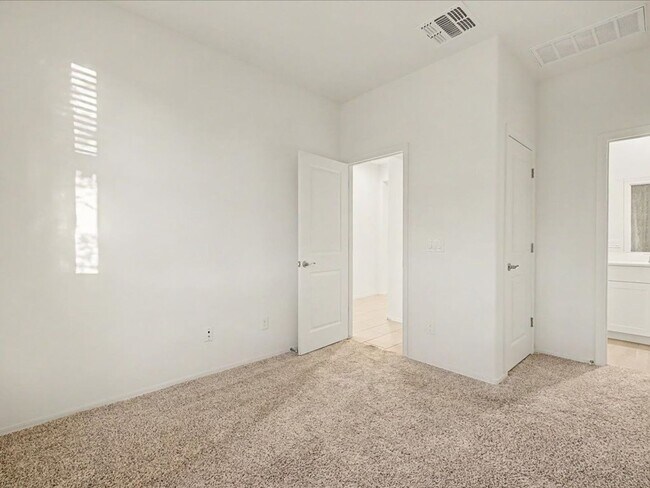 Foto del edificio - 10315 W Robertson St