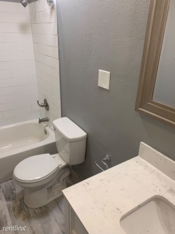 Building Photo - 5 E Saginaw Way
