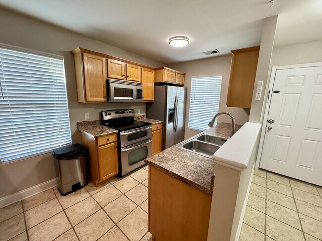 Foto del edificio - 2 bedroom townhome in Seneca