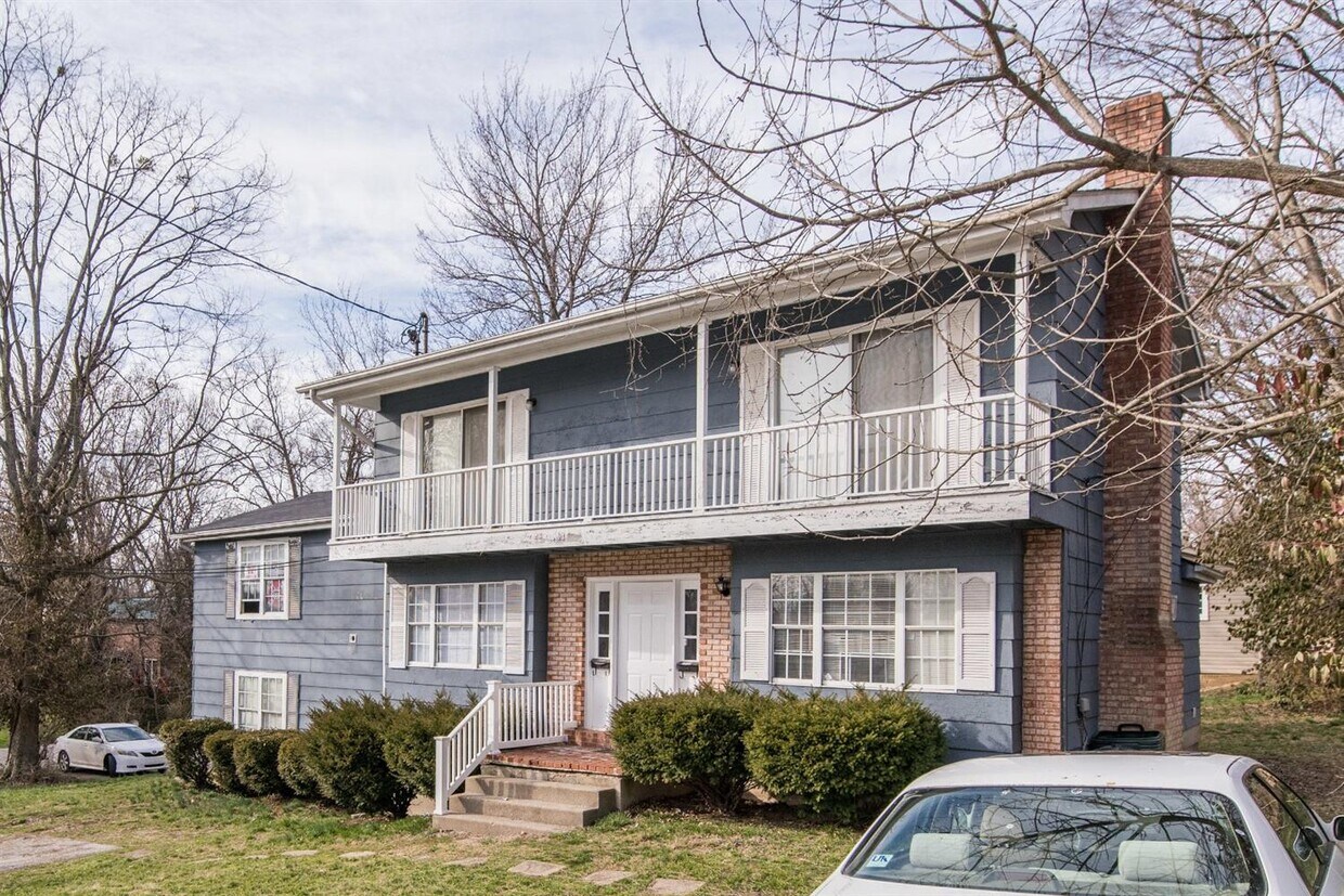 Primary Photo - 313 Clay St