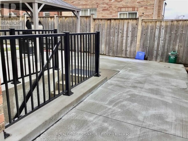 Building Photo - 751 Pitcher Pl