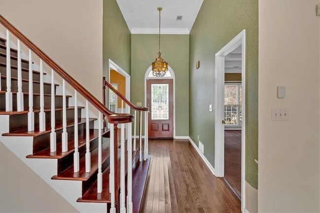 Foto del edificio - 3525 Sir Johns Ct NW