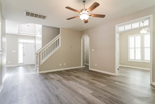 Foto del edificio - 8137 Marshall Brae Dr