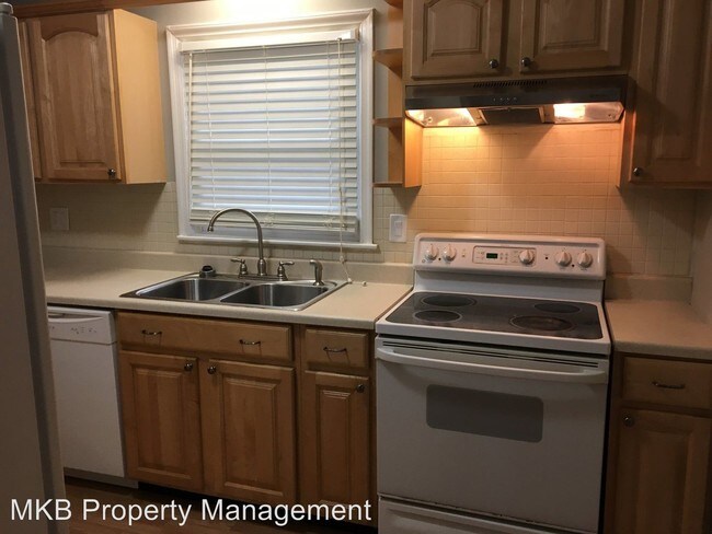 Foto del edificio - 3 br, 1.5 bath House - 473 Hemlock Road