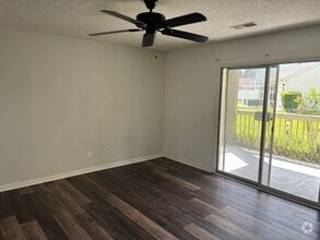 Building Photo - 460 Myrtle Greens Dr