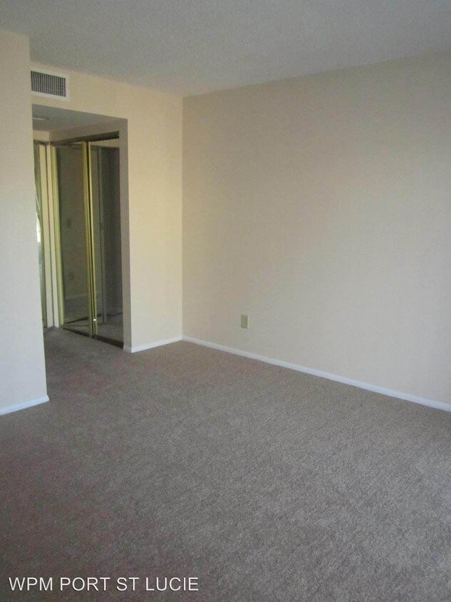 Foto del edificio - 1626 SE Green Acres Cir