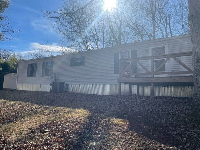 Building Photo - LJE #22