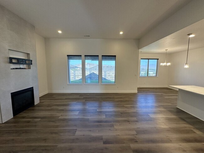 Foto del edificio - Updated 3-Bedroom Home with Major Upgrades for Lease – $2,800/mo