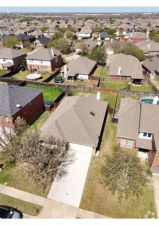 Building Photo - 147 Briar Grove Dr