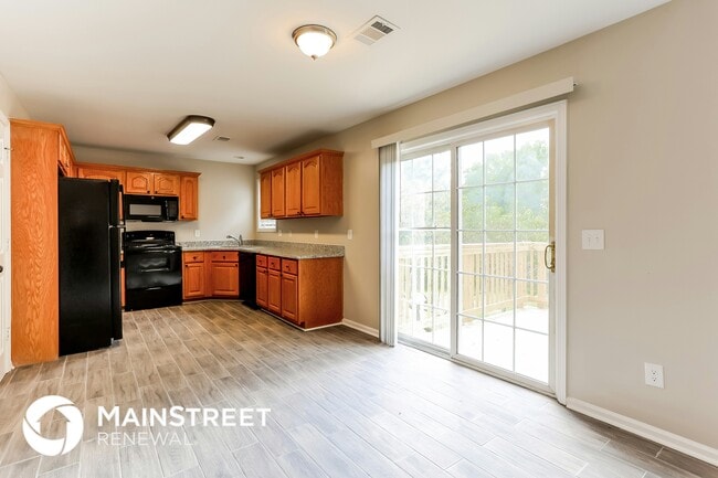 Building Photo - 147 Portland Rd