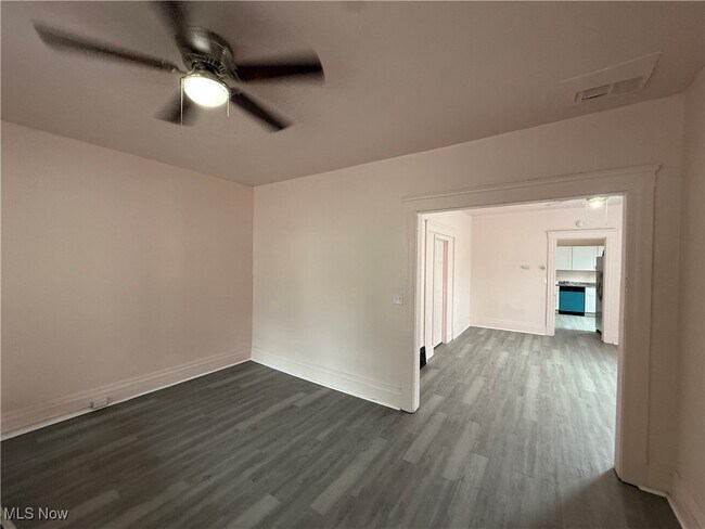 Foto del edificio - 3171 W 50th St