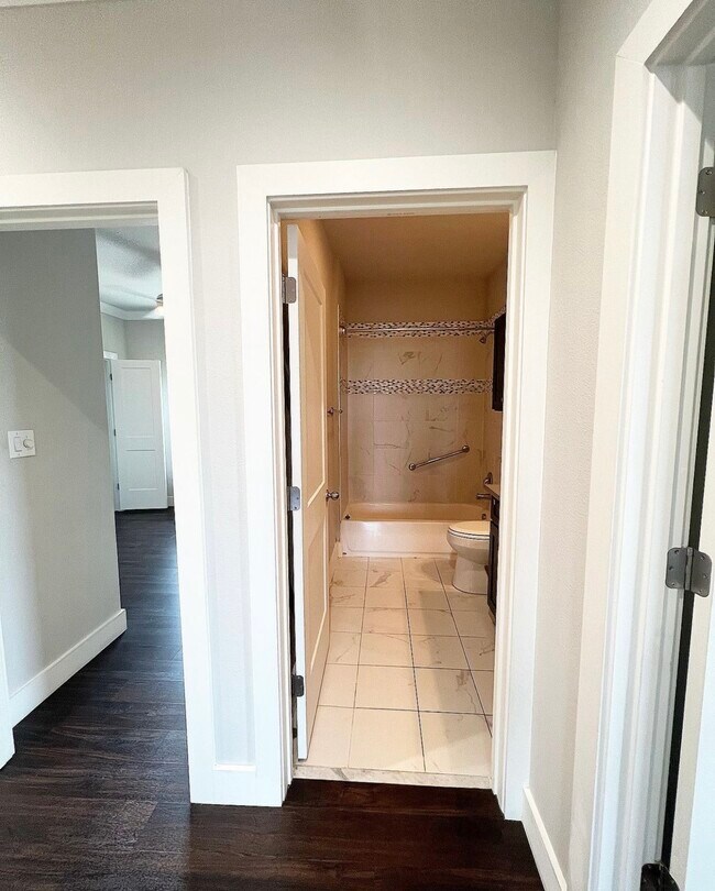 Guest Restroom - 831 Terrell Rd